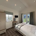 Holiday home Alana Bay, The Bay, 2 Bedrooms With Ensuites, Parking, Enclosed Deck, Meadows Location, 2 Dogs Welcome