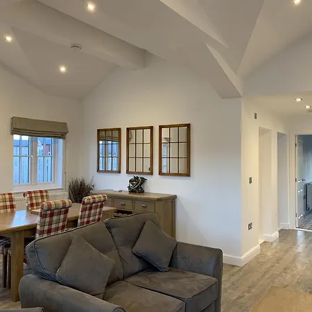 Alana Bay - The Bay Filey, Sleeps 4-5, 2 Dogs Welcome For Free