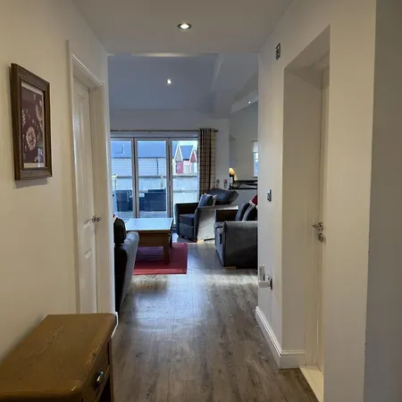 Alana Bay, The Bay, 2 Bedrooms With Ensuites, Parking, Enclosed Deck, Meadows Location, 2 Dogs Welcome * Filey